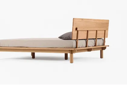 Bedroom Furniture Flat Back Solid Wood Bed