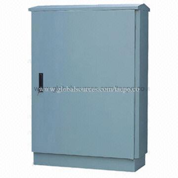 Outdoor fiber cabinet, 576 fibers, maximum of 576 fibers, free standing, cold rolling steel housing
