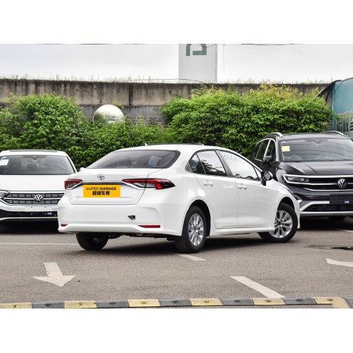 Noul Toyota Corolla Sedan pe benzină cu 5 locuri cu cutie de viteze automată și cameră spate
