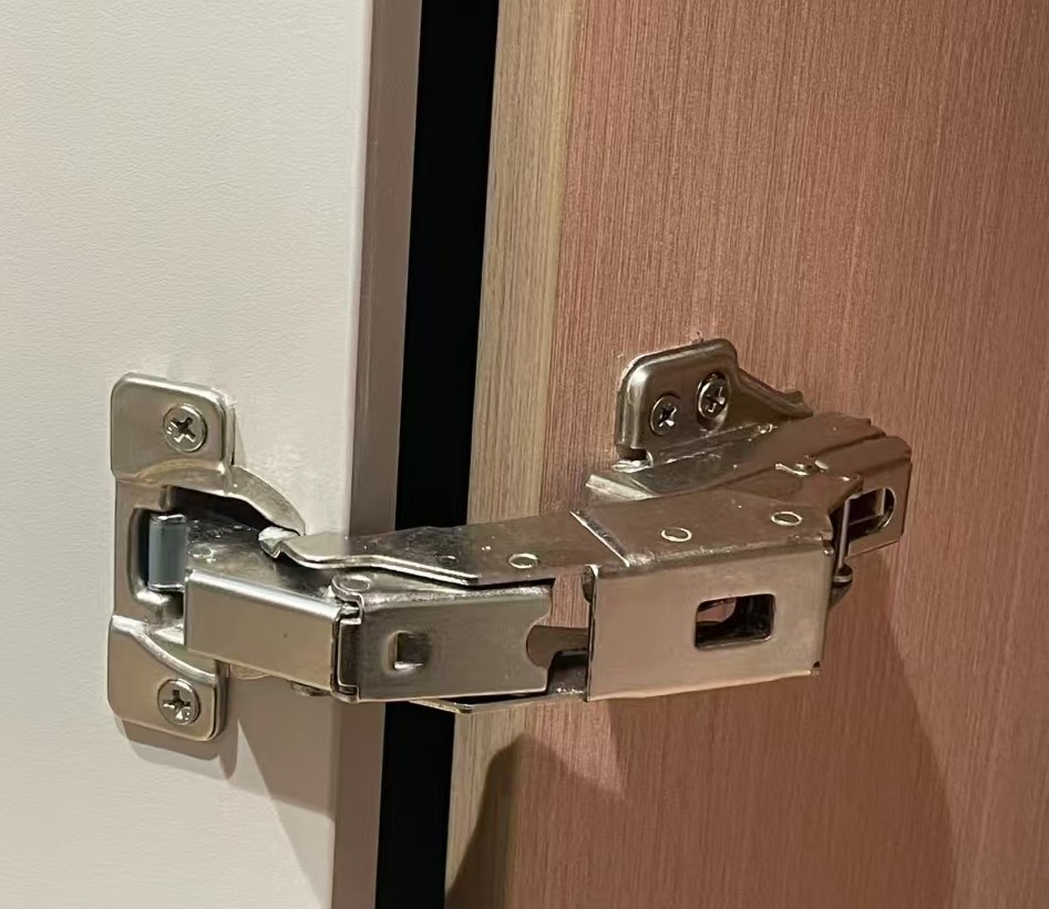 Door hinge