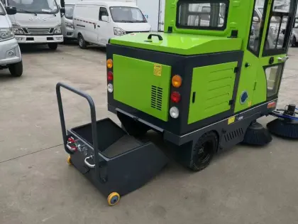 New energy Industrial driving sweeper fully enclosed sweeper