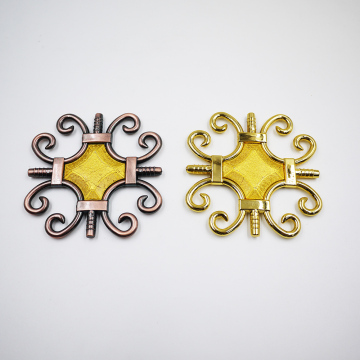 China Factory Abundant Small Size Double Glazing Plastic Filigree Gold Dust Cross Inserts for Georgian Bar