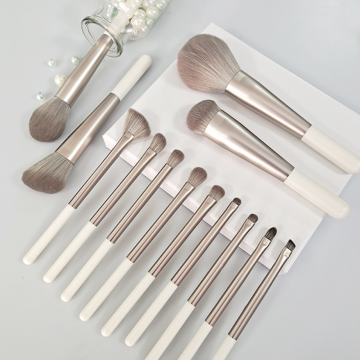 Set Berus Makeup Mewah Borong dengan ferrule panjang