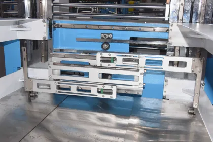 ZXY-A1300 Zhengxin Automatic 1.5kw Non Woven Bag Packing Machine