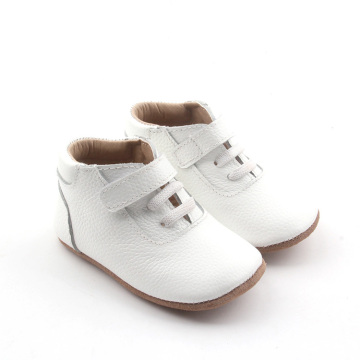 Sapato infantil unissex resistente de couro macio para bebês
