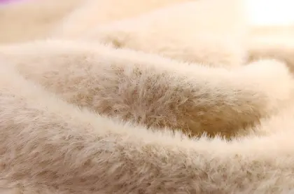 1.3cm 100% Polyester Sweater Yarn Mink Yarn Feather Yarn