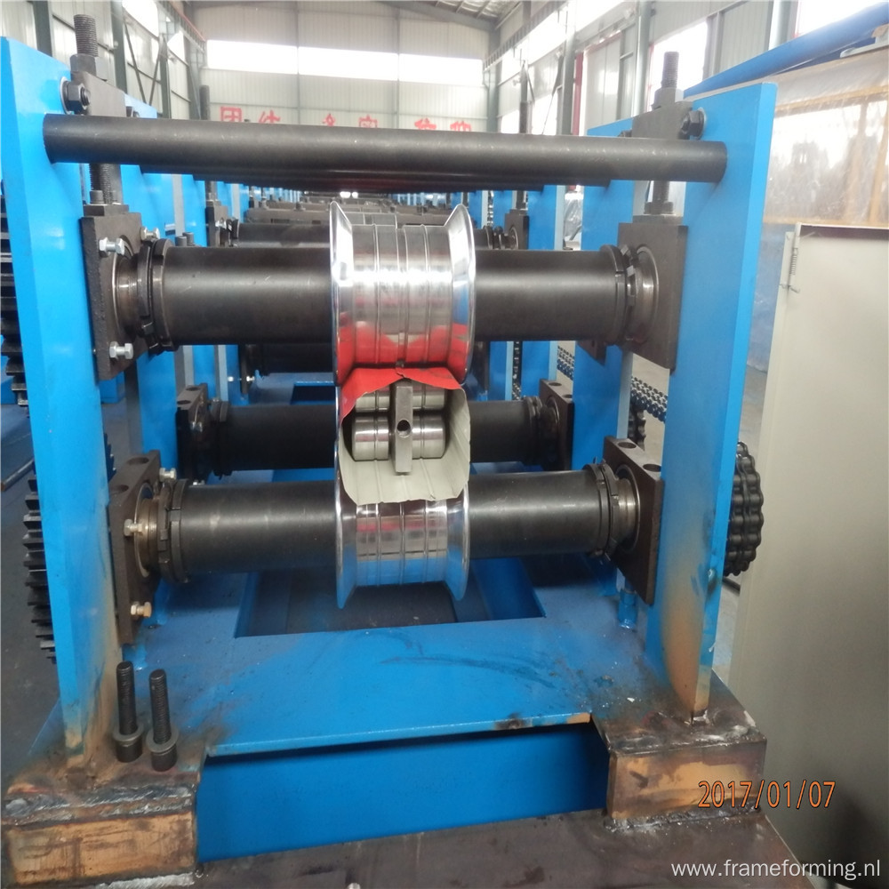 China downspouts and rainspout pipe roll forming machine for sale