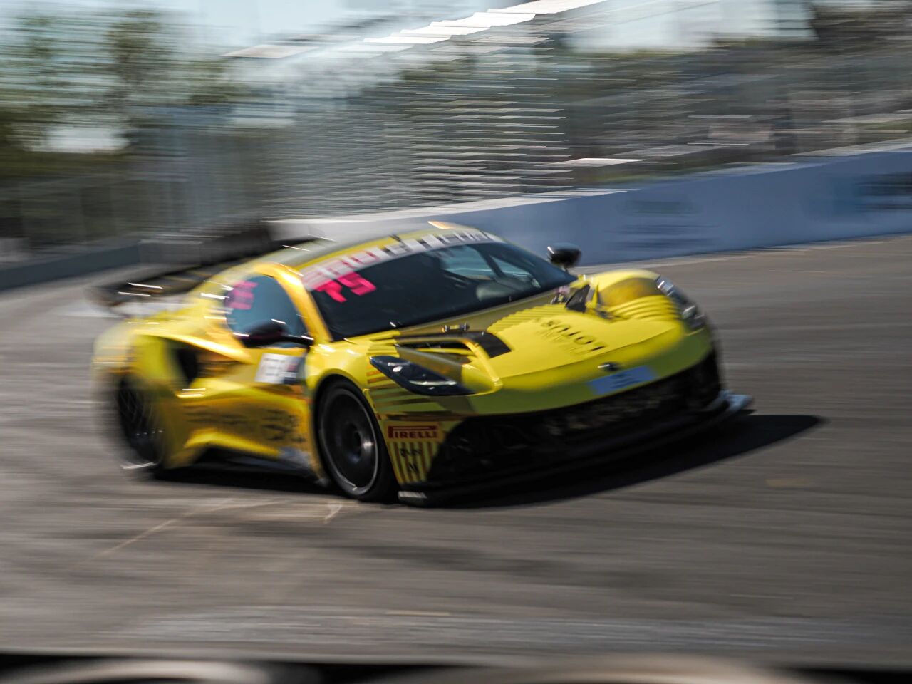 SRO GT8