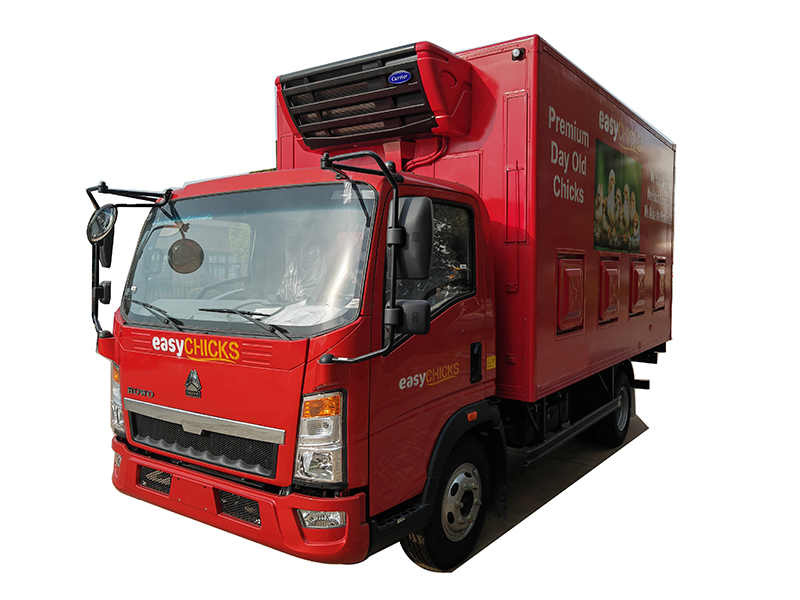 HOWO 4X2 light duty van box transport veicle