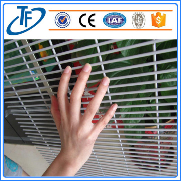 Anti climb high security 358 prison mesh fence