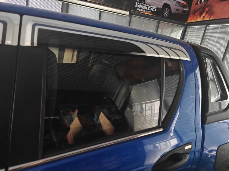 Car window visor