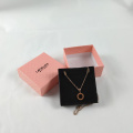 Kleine vierkante cadeau -kettingbox voor ketting sieraden