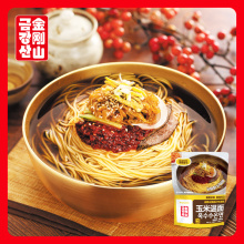 Warm noodles with corn