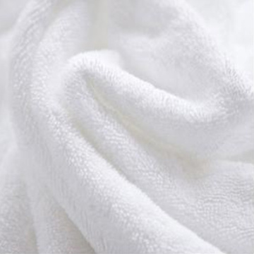 Serviette de bain en microfibre organique blanche en tissu éponge