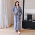 Jubah mandi flanel menebal baju tidur panjang