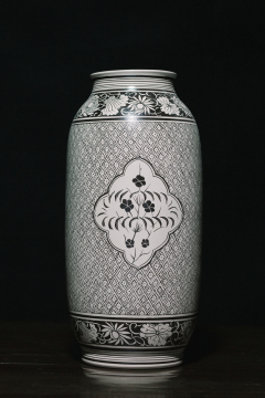 Under glaze painted lantern bottle of Jizhou kiln