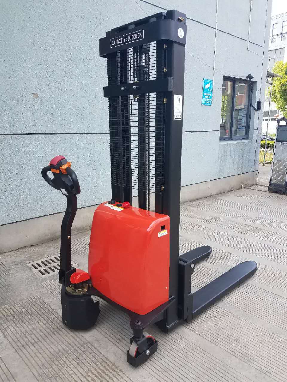 electric stacker