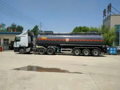 Hydrochloric acid tank semi-trailer