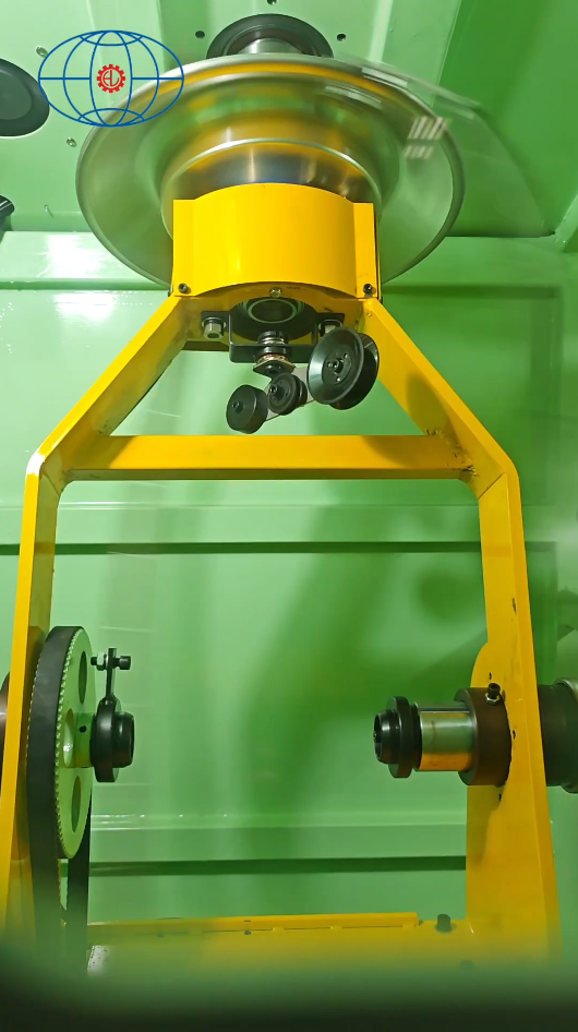 Double-disc vertical untwisting machine