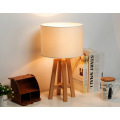 Lampe de table contemporaine en bois LEDER