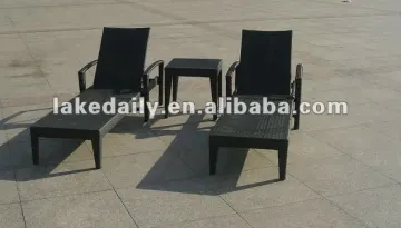 wicker chaise lounge set