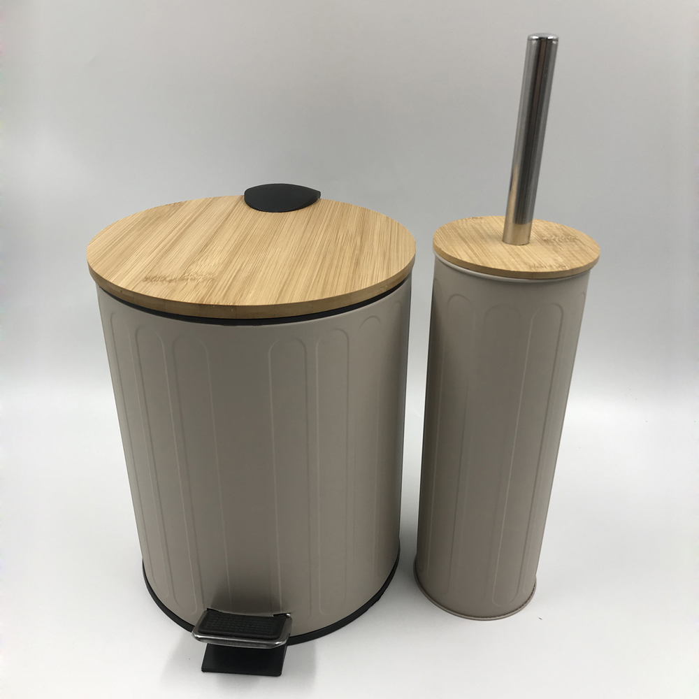 Round Step Trash can with Bamboo lip 