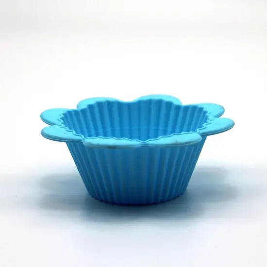 Brand new disposable paper cake mold