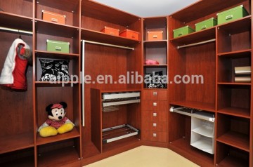 Large Space Walk in Closet CW-010