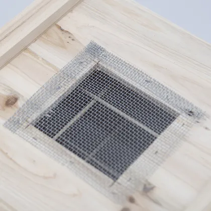 Automatic Chinese Wax-Coated Cedar Wood Honey Bee Hive with 7 Auto Frames for Beekeeping