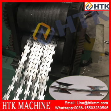 9strips automatic razor barbed wire fence making machine