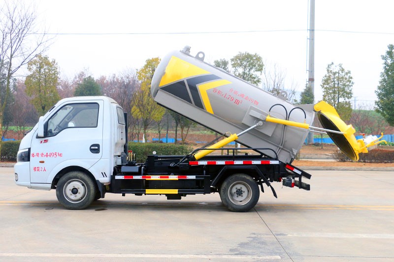 dfsewage truck (1)