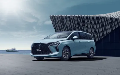 Chinese M4 Hybrid Electric Luxury EV MPV: Fuel Cell Powered Hot Car