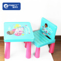 子供用ダイニングテーブルと椅子