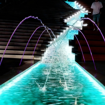 Fonte de salto para jardim externo com decoração LED