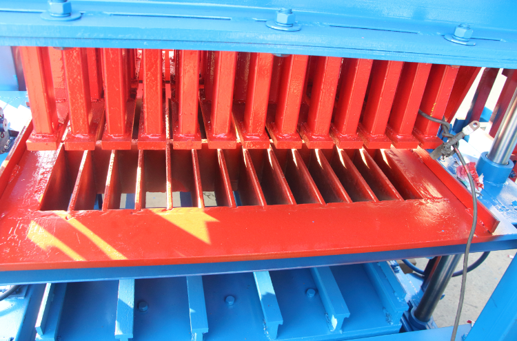 Automatic Interlocking Brick Machine 