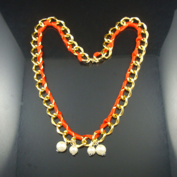 gold chain necklace with pearl attached