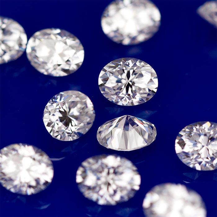 Moissanite Oval Potongan Cemerlang 4x5mm DEF VVS