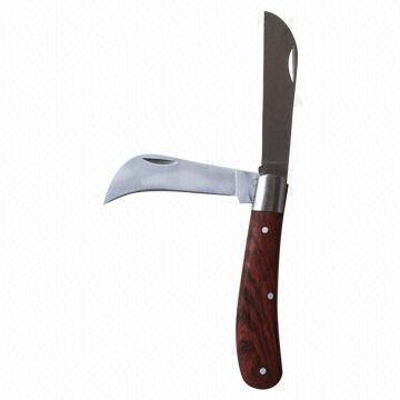 Folding Knife with Wooden Handle and 18.0cm Overall Length