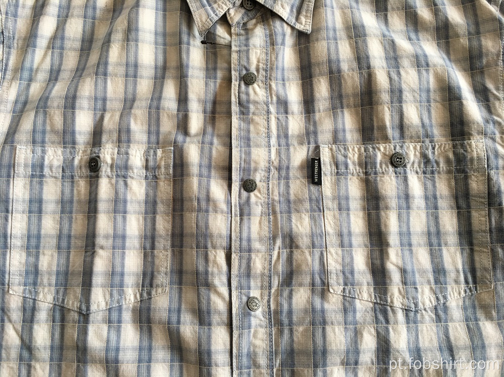 Camisa masculina tingida com fio de algodão