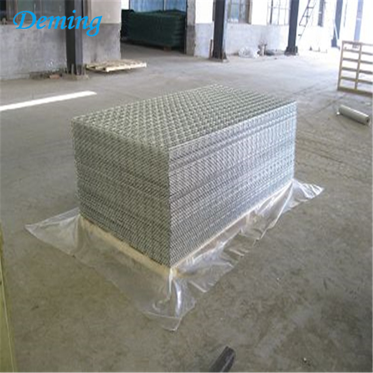 Green Galvanised Wire Mesh Welded Wall Fence