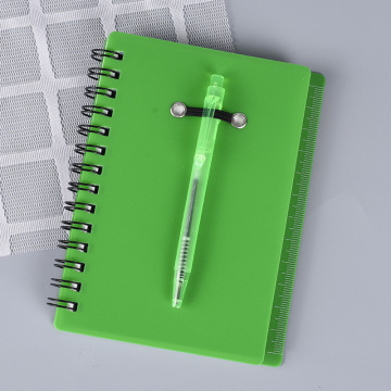 Titolo: "Notebook a spirale di PP di plastica A5 personalizzabile con adesivi, righello della scala, penna e 60 fogli di carta - cancelleria studentesca perfetta