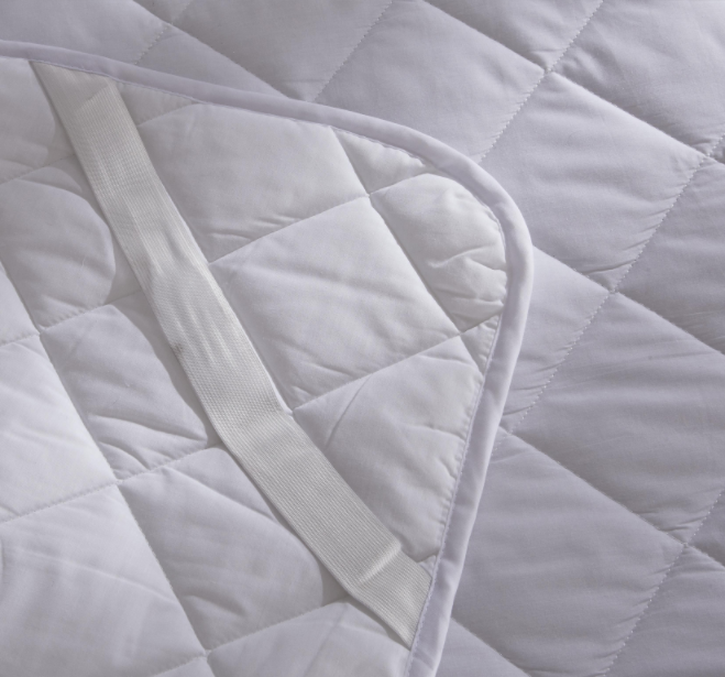 Hotel Three Proof White Protective Pad