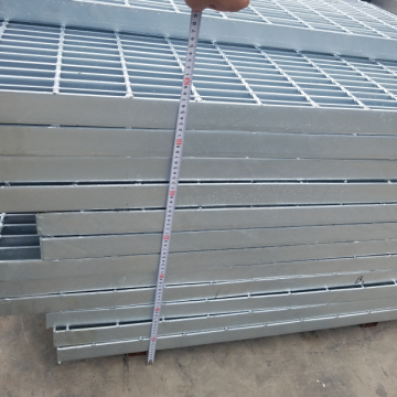 Q235 Highway Steel Welded Grating Catwalks/Walkway Mesh by Zhenyu Manufacturer of Building Materials