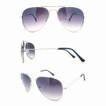 Fashionable Sunglasses with Gradient Smoke and UV400 Protection, Suitable for Men