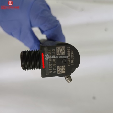 Original New D18 D24 Engine Excavator Loader Diesel Fuel Injector 28337917: High-Quality Engine Parts for Industrial Equipment