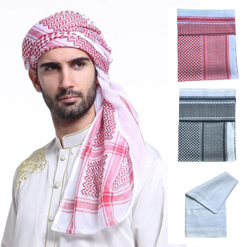 Traditionele islamitische mannenaccessoires: tulbanden, sjaals en gebedshoeden