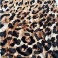 Tessuto in poliestere con stampa leopardata increspata