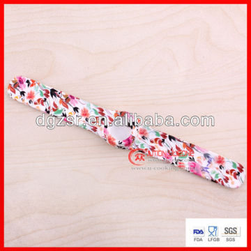 2012 hot selling on sale cheap slap silicone bracelet