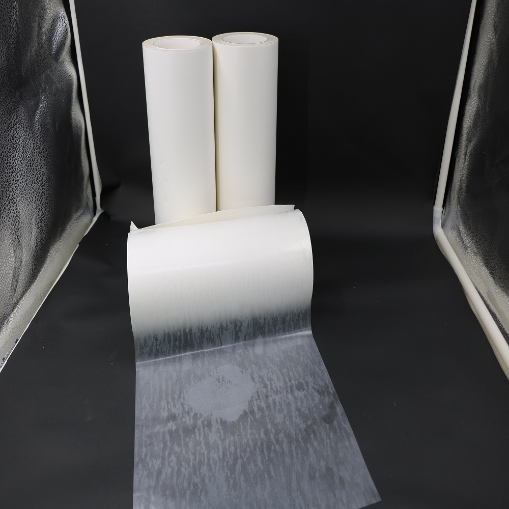 Multilayer thermoadhesive films for sofa cloth