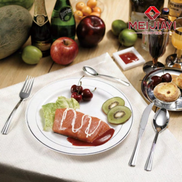 Одноразовые столовые приборы для вечеринок